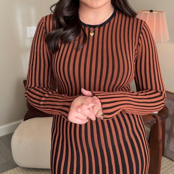 Staud Claretta pleated maxi dress - Picture 2 of 5